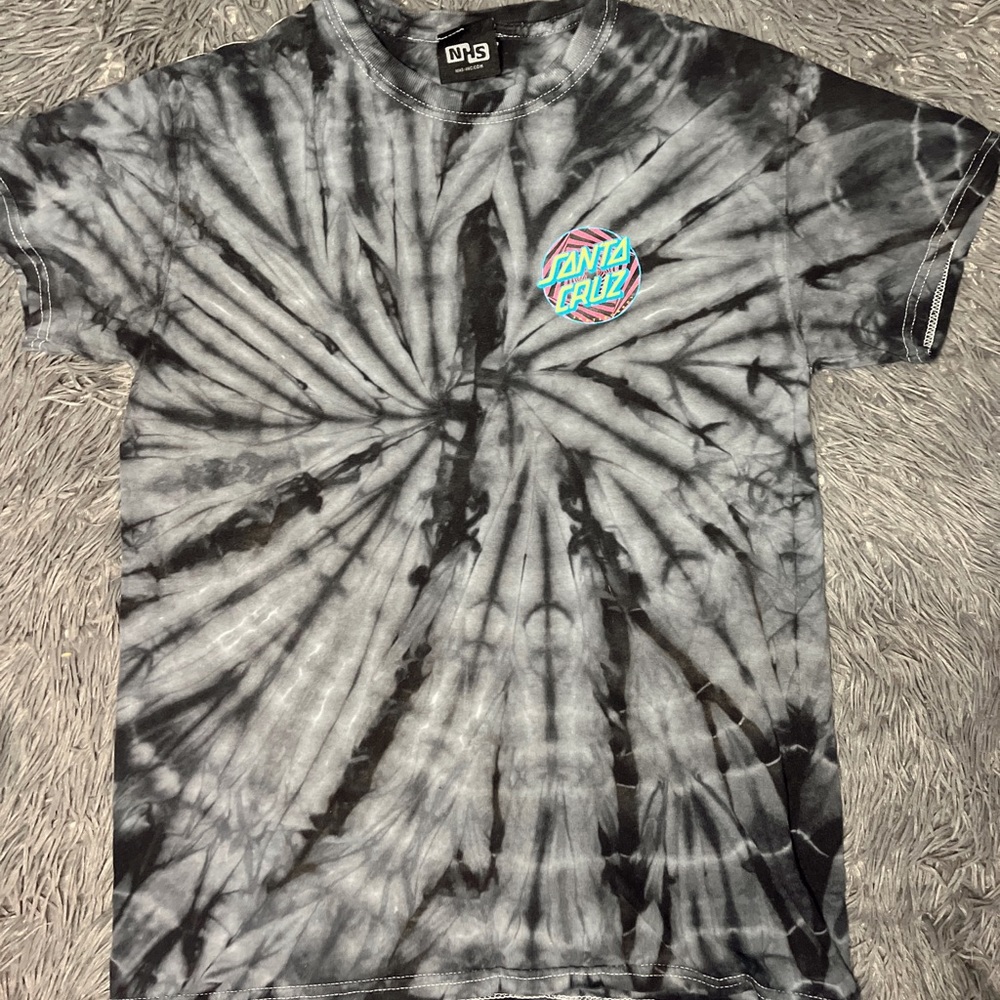 Santa Cruz graphic tee!